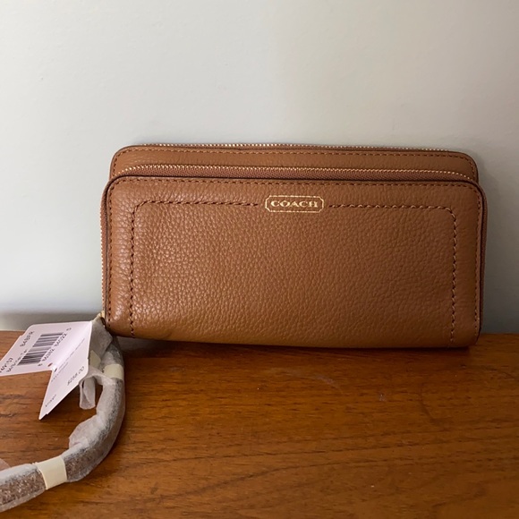 Coach Handbags - NWT Coach Tan Wristlet